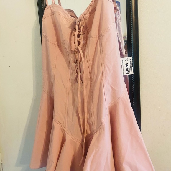 Brand new mauve pink dress with tie up straps. - Picture 2 of 2